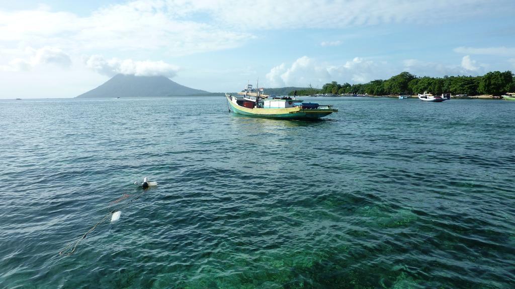 Raja Laut Dive Resort Бунакен Экстерьер фото
