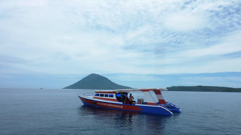 Raja Laut Dive Resort Бунакен Экстерьер фото