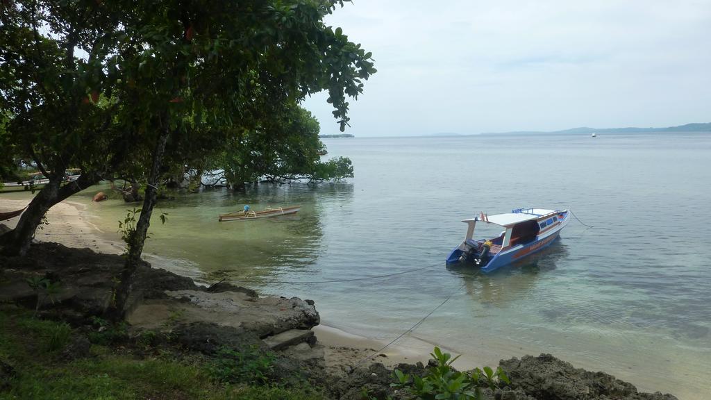Raja Laut Dive Resort Бунакен Экстерьер фото